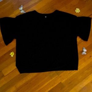 Black UNIQLO crop blouse with flares short sleeve